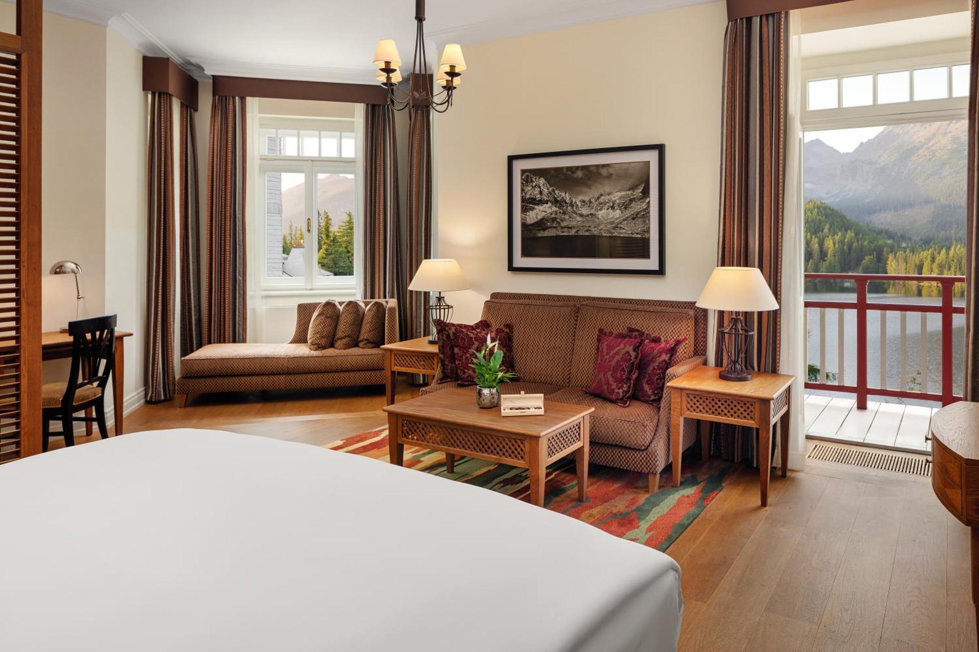 Grand Hotel Kempinski High Tatras Strbske Pleso Luaran gambar A room at the Banff Springs Hotel