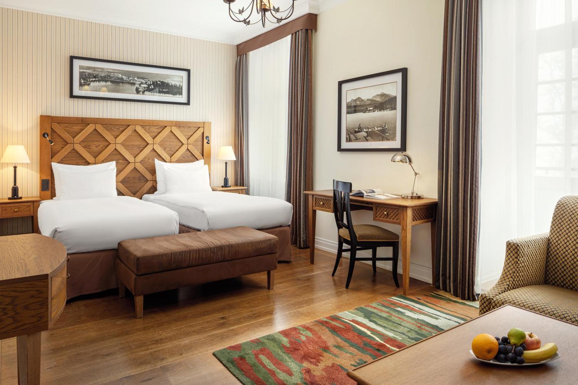 Grand Hotel Kempinski High Tatras Strbske Pleso Luaran gambar A room at the hotel